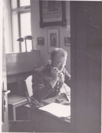 Tatínek kpt. Josef Pelant v kasárnách v Josefově, 1937