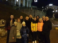 На Майдані Незалежності після проведення мітингу памʼяті за Дмитром Чернявським, першим загиблим на мітингу за єдність України в Донецьку. На фото два колишні вʼязні російських окупантів – Ігор Козловський, Володимир Фомічов (крайні cправа та зліва відповідно), по центру Саїд Ісмагілов – муфтій та активіст донецького Євромайдану. 13 березня 2021 р. 
