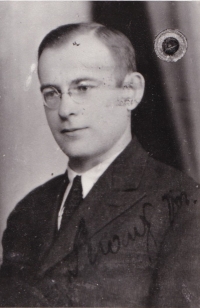Foto do tatínkovy protektorátní občanské legitimace, 1939