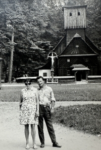 Anna Kuglerová with her husband Radomir on a trip to the open-air museum