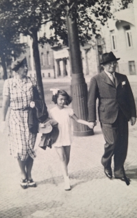 Anna Vodrážková s rodiči