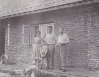 Pamětnice se synem Josefem, manželem a tchánem, 60. léta 20. století