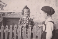 Marie Tulachová s kamarádem, 40. léta 20. století 