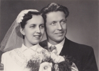 Svatební fotografie manželů Tulachových, únor 1956