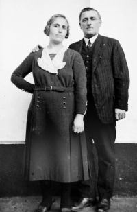 Božena and František Fišer, grandparents of the witness, 1920s
