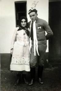 Svatba rodičů v roce 1930