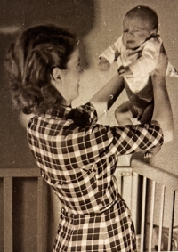 Manželka Ladislava Müllera s prvorozeným synem