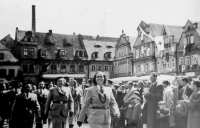 Pochod sokolů na oslavě Prvního máje 1948 ve Frýdlantu