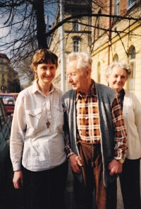 Mireia Ryšková s rodiči, Praha, začátek 90. let 20. století