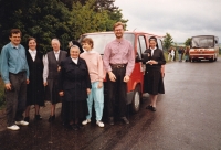 Mireia Ryšková se sestrami z německého Pasova při jejich návštěvě Prahy, 90. léta 20. století