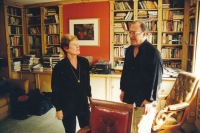 Vlasta Křížová Gallerová a Harold Pinter, natáčení dokumentu Evropané, r. 2000