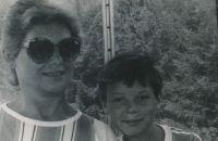 Vlasta Křížová Gallerová se synem, 80. léta 20. století