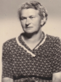 Anna Kunášková, babička pamětnice z matčiny strany, 1950