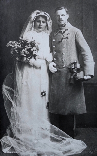 Svatební fotografie Anny a Rudolfa Formanových, 1916