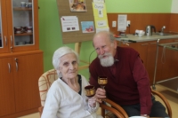 Otto Schneider s maminkou Otilií Schneiderovou, oslava maminčiných 89. narozenin, Domov pro seniory Pohoda, Olomouc- Chválkovice, 2018