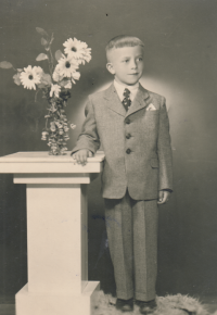 Stanislav Trávníček jako dítě v roce 1945
