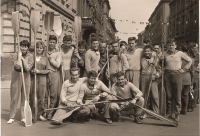 Kanoistický oddíl na oslavách 1. máje, 60. léta
