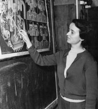 Pamětnice během studia na jedenáctileté škole v Chomutově, školní rok 1956–1957