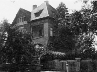 Vila v Chomutově, kde rodina Lupínkových bydlela po roce 1949