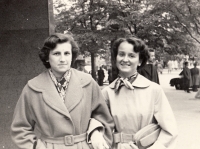 První rok na vysoké škole v Praze, druhá polovina 50. let