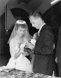 Manželé Hozmanovi na Staroměstské radnici, Praha, 1961