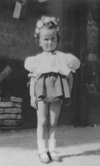 Eva Hozmanová, 40. léta