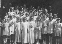 Svaté přijímání Evy Hozmanové, 40.–50. léta, Chomutov
