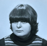 Foto z občanského průkazu, Jaroslava Šťastná, polovina 70. let