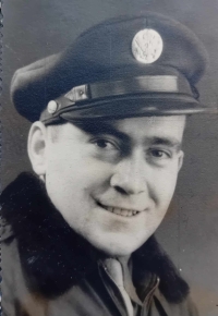 Strýček Jaroslava Stehlíčka John Naumoff v roce 1945