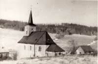 Kostel sv. Barbory ve vedlejším Zálesí, zbořený v roce 1989