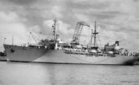 Loď USNS General Sturgiss, která převážela uprchlíky z Evropy do Ameriky, vyjížděla druhý den