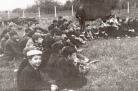 První setkání se zájemci o skautování ve Veselí nad Moravou, květen 1968 u Hvězdárny ve Veselí nad Moravou