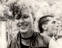 Vpravo Martin Šupol - zatčen po neuskutečněném koncertu v Žabčicích v roce 1983