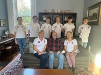 Žákovský tým České školy v Pittsburghu s panem Zoufalíkem	