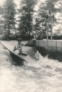 Helena Illnerová na vodě, cca 1962