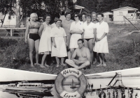 Na letní brigádě na Lipně, druhá řada, třetí zprava, rok 1966