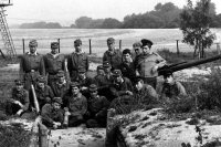 Jiří Jícha (bez čepice vpravo) / výcvikový prapor Zadní Chodov / 1979