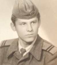 Zdeněk Sedlmajer během povinné vojenské služby 