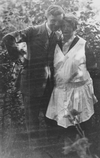 Rodiče pamětníka Karel a Marie Skleničkovi, 30. léta 20. století