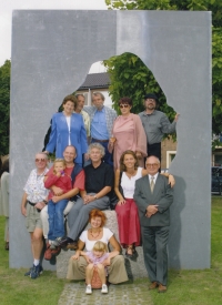 Jiří Sklenička (vpravo) jako předseda skupiny pro spolupráci s Hamersfortem, 90. léta 20. století