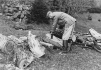 Jiří Sklenička na chalupě, 70. léta 20. století