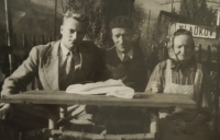 V Mladkově s rodiči, 60. léta 20. století