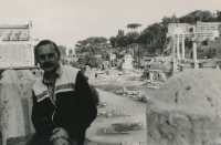 Bratr pamětnice Jaroslav Breník v Římě roku 1970