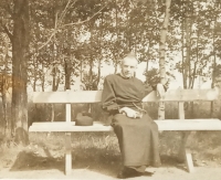 Farář Demuth, sloužící v Mladkově, 1945