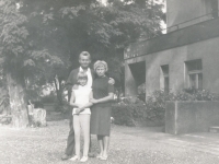 Sestra Evy Černíkové s rodiči