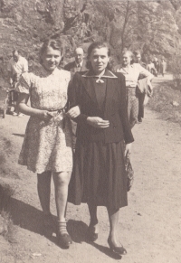 Jarmila Macnerová se svou matkou