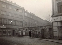 Domy nedaleko bydliště Věry Kulhavé (roz. Křepinské), dnes křižovatka ulic Havlíčkova a Tolstého, nedatováno