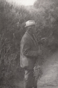 Rodinný přítel pan Holčák