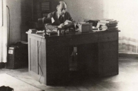 Mladší bratr otce pamětnice MUDr. Max Winternitz (1900–1952) v roce 1946