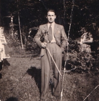 Tatínek Jaroslav Piják s houslemi, 1942